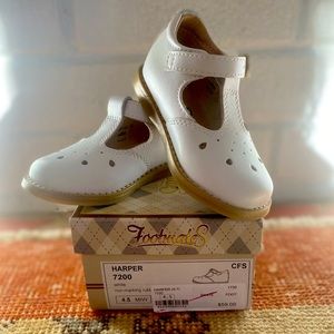 • FootMates Shoes •